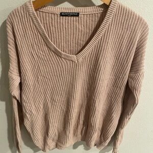 Brandy Melville‎ V-Neck Sweater in Soft Tan